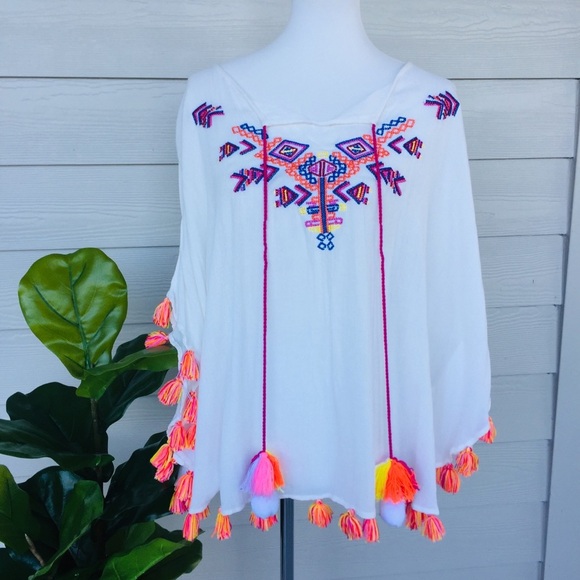 NWT Colorful Tassel Embroidered Blouse - Picture 2 of 10